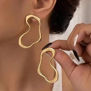 Anthropologie Squiggle Post Earrings Modern Gold Wavy Hoop O25
